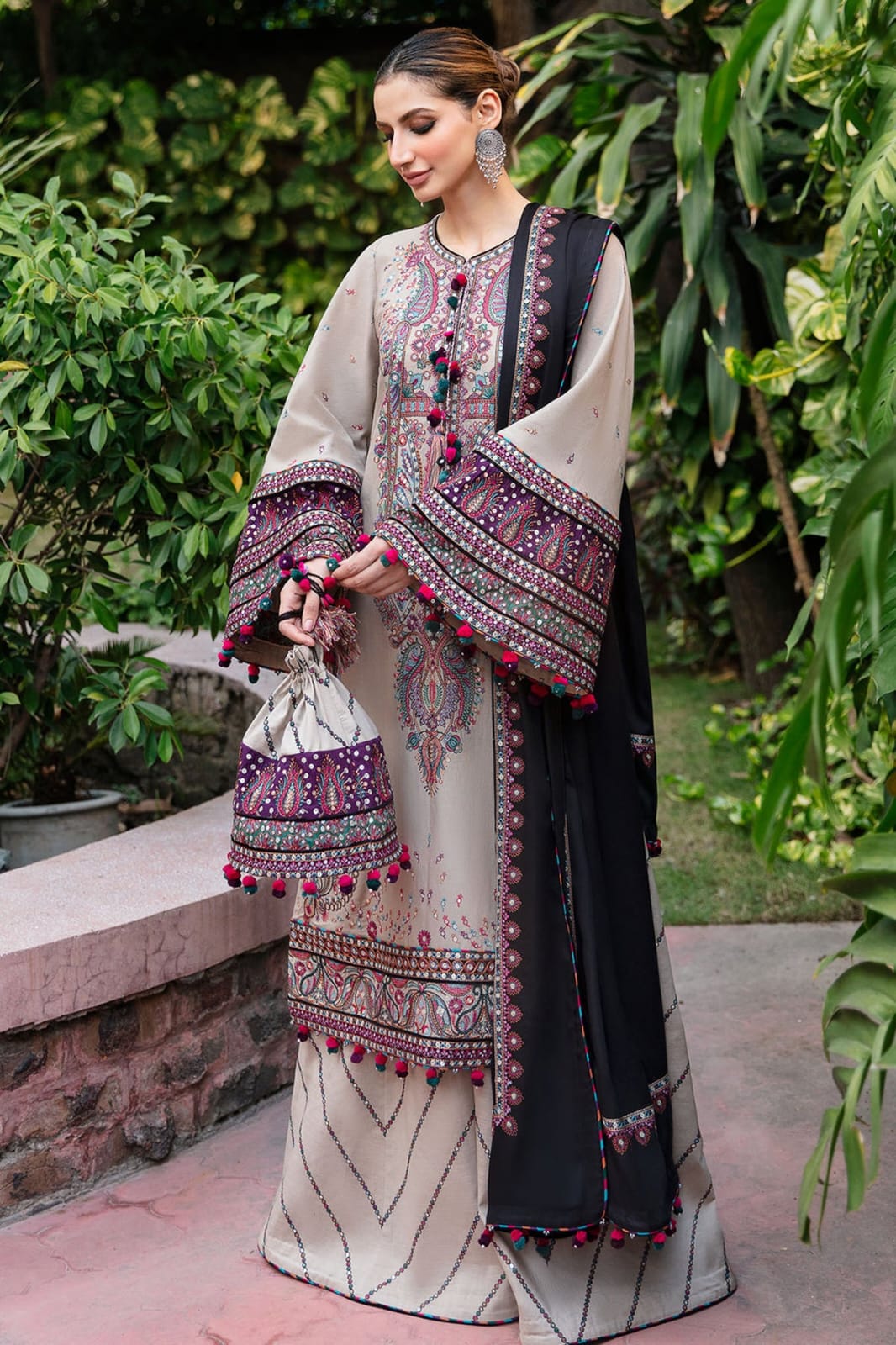 Jazmin 3 pc embroidered Lawn