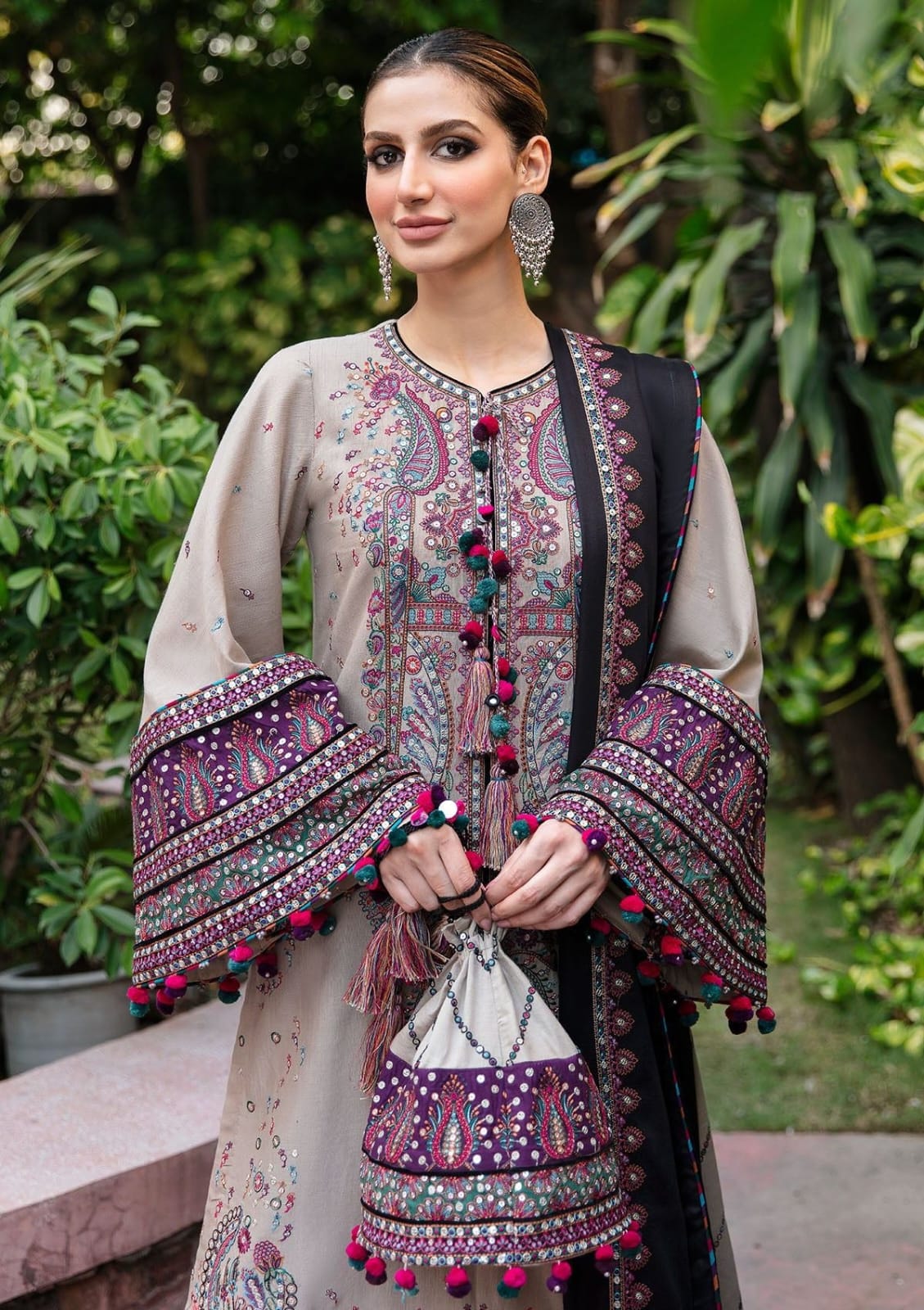 Jazmin 3 pc embroidered Lawn