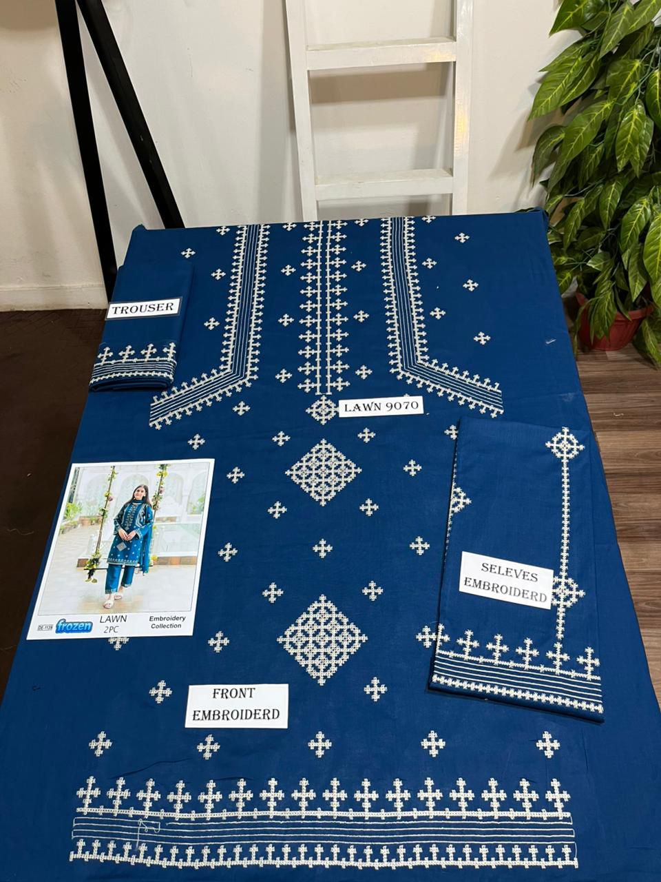 FROZEN 2pc embroidered lawn - DE 1139